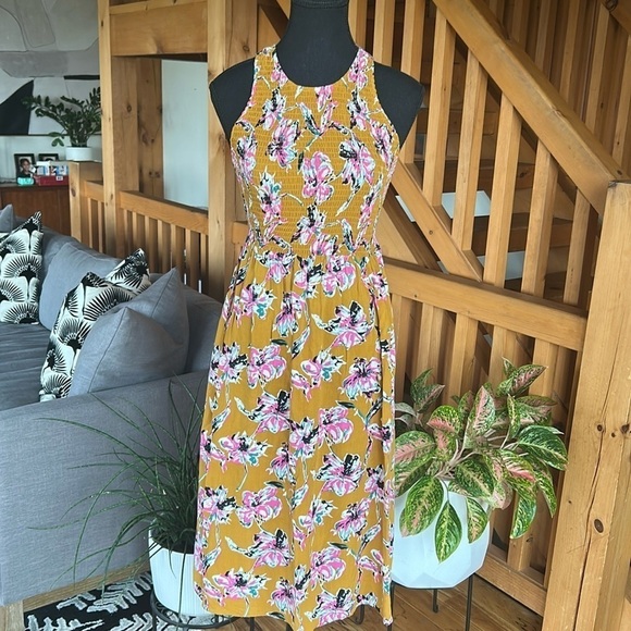 Day After Day Dresses & Skirts - Floral Smocked Sleeveless Dress Size XS